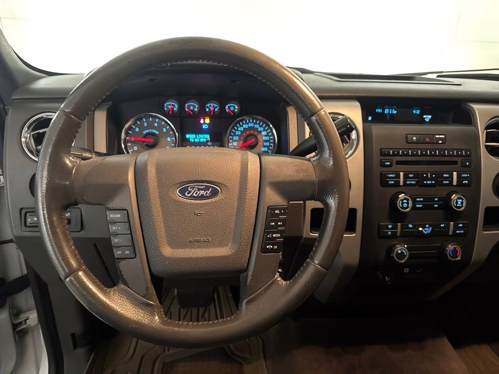 2010 Oxford White Ford F-150 XLT 4X4 Truck