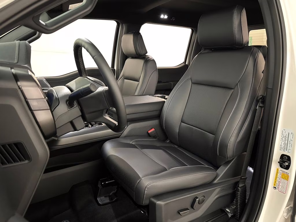 2026 Star White Metallic Tri-Coat Ford F-150 Lariat 4X4 Truck