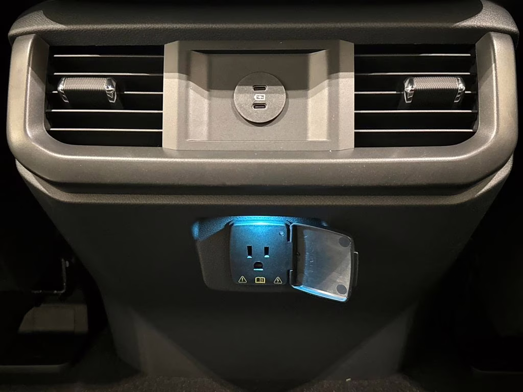 2026 Star White Metallic Tri-Coat Ford F-150 Lariat 4X4 Truck