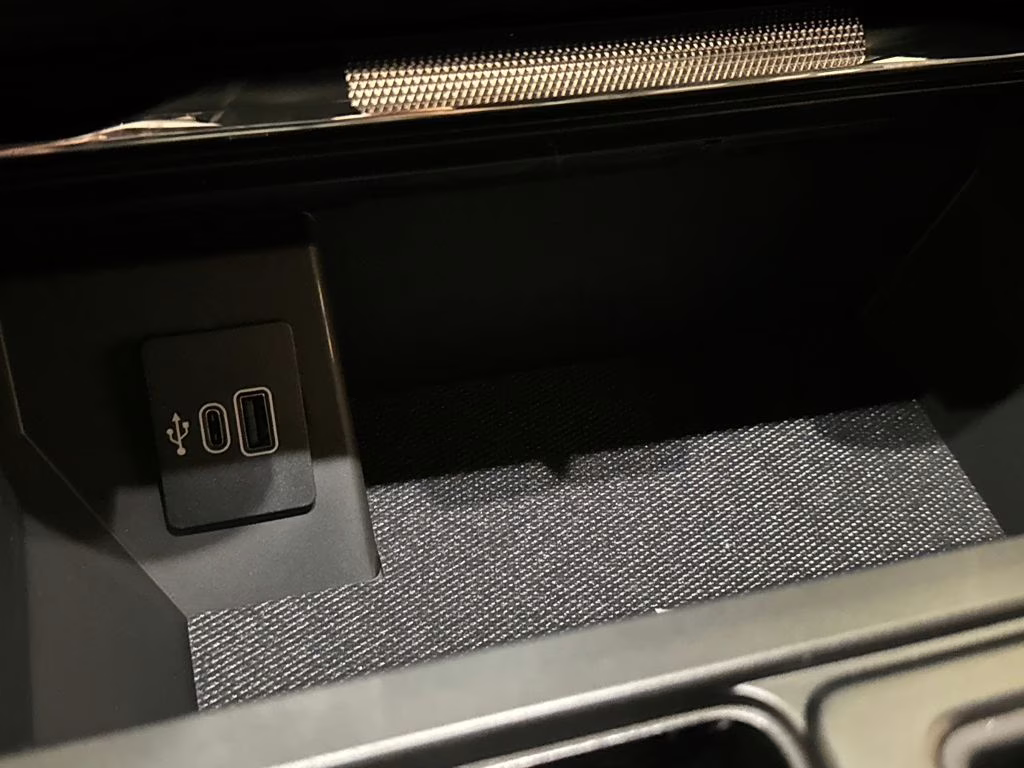 2026 Star White Metallic Tri-Coat Ford F-150 Lariat 4X4 Truck