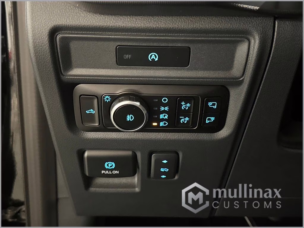 2025 Agate Black Metallic Ford F-150 Lariat 4X4 Truck