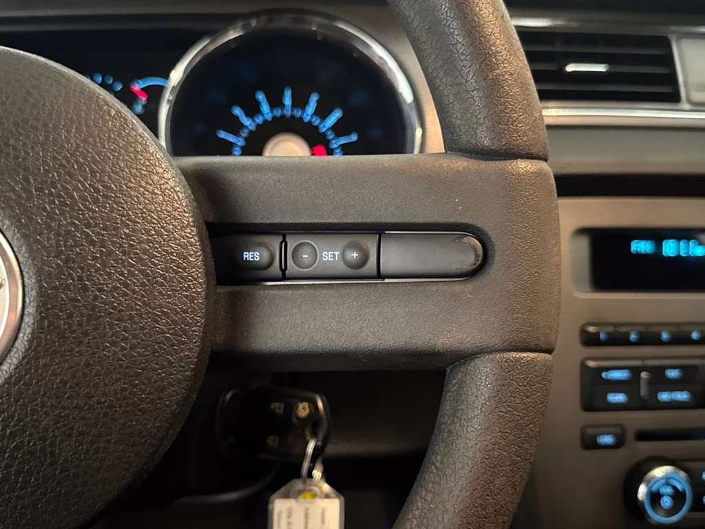 2012 Ingot Silver Metallic Ford Mustang V6 RWD Coupe