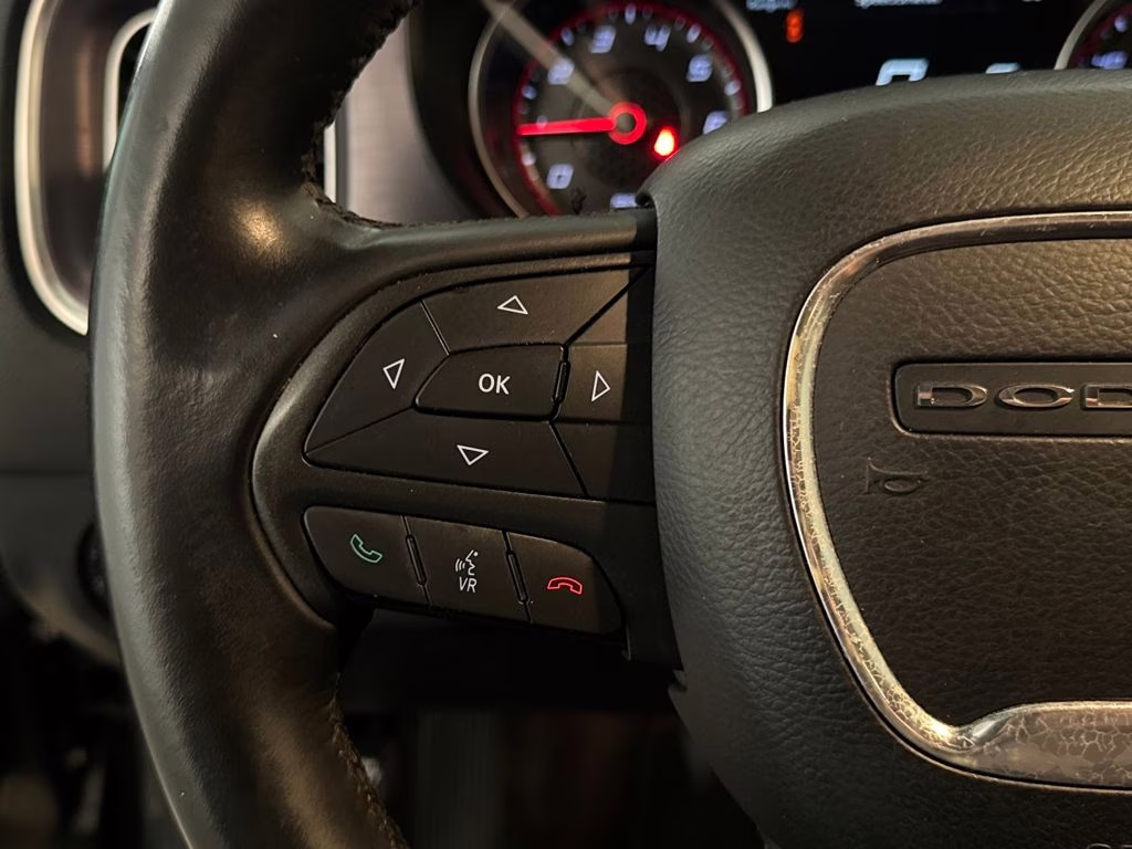 2017 Pitch Black Clearcoat Dodge Charger SE RWD Sedan