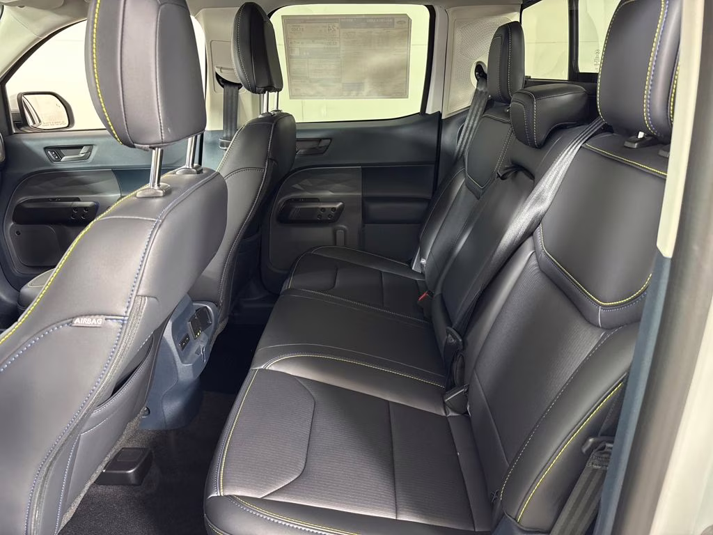 2025 Oxford White Ford Maverick LOBO AWD Truck