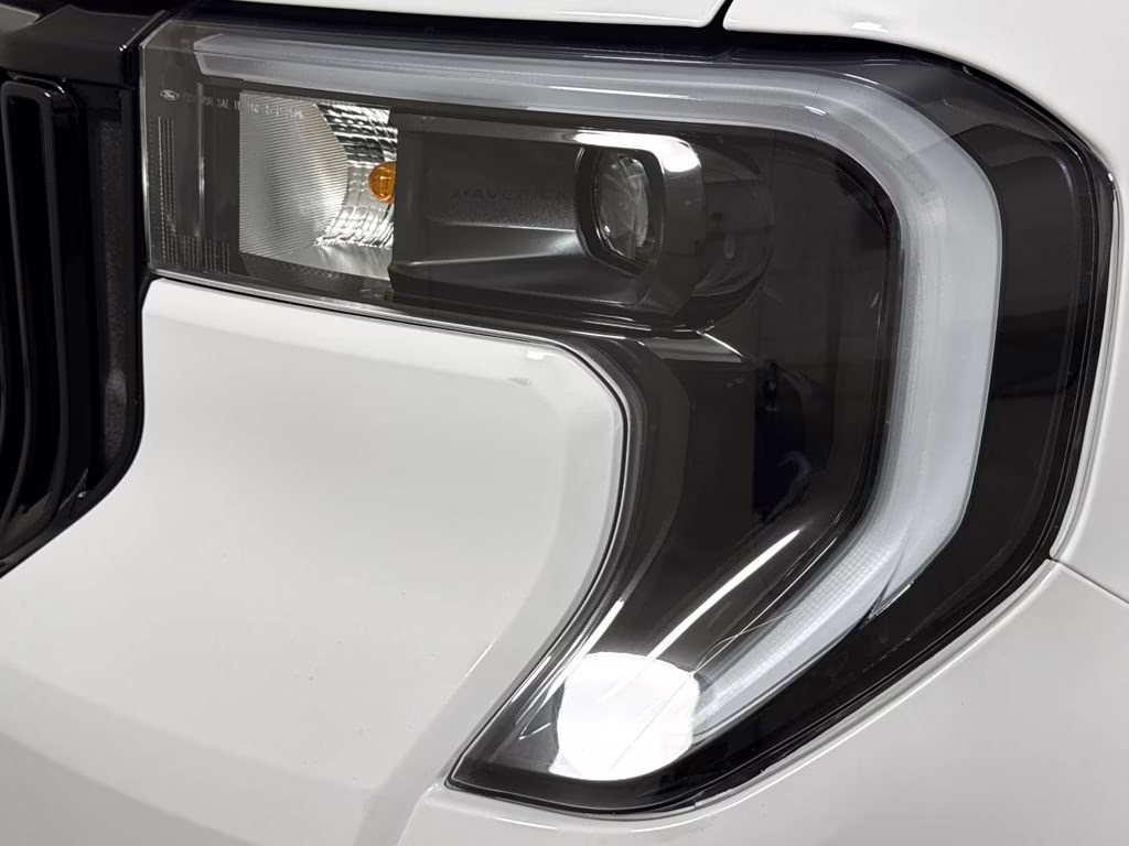 2025 Oxford White Ford Maverick LOBO AWD Truck