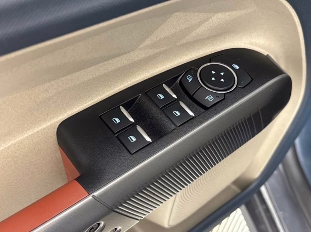 2025 Gray Metallic Ford Maverick Lariat AWD Truck