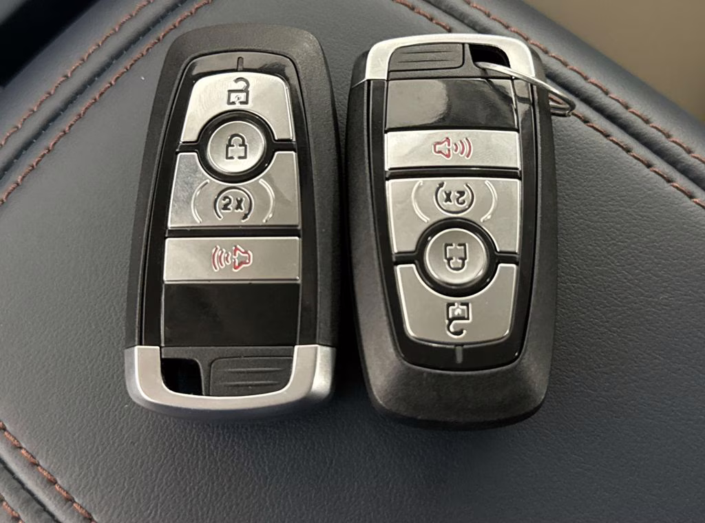 2025 Gray Metallic Ford Maverick Lariat AWD Truck