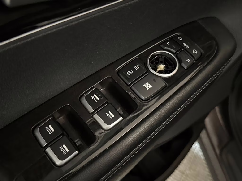 2018 Polished Walnut Kia Sorento EX FWD SUV