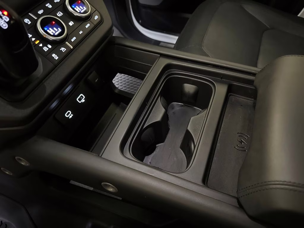 2024 Fuji White Land Rover Defender 130 X-Dynamic SE AWD SUV