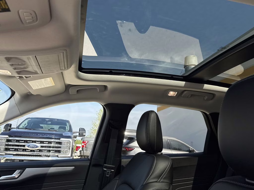 2025 White Metallic Ford Escape Plug-In Hybrid Base FWD SUV