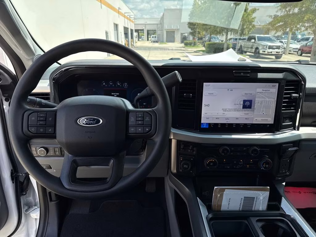 2025 Oxford White Ford Super Duty F-250 SRW XLT BLACKWIDOW 4X4 Truck