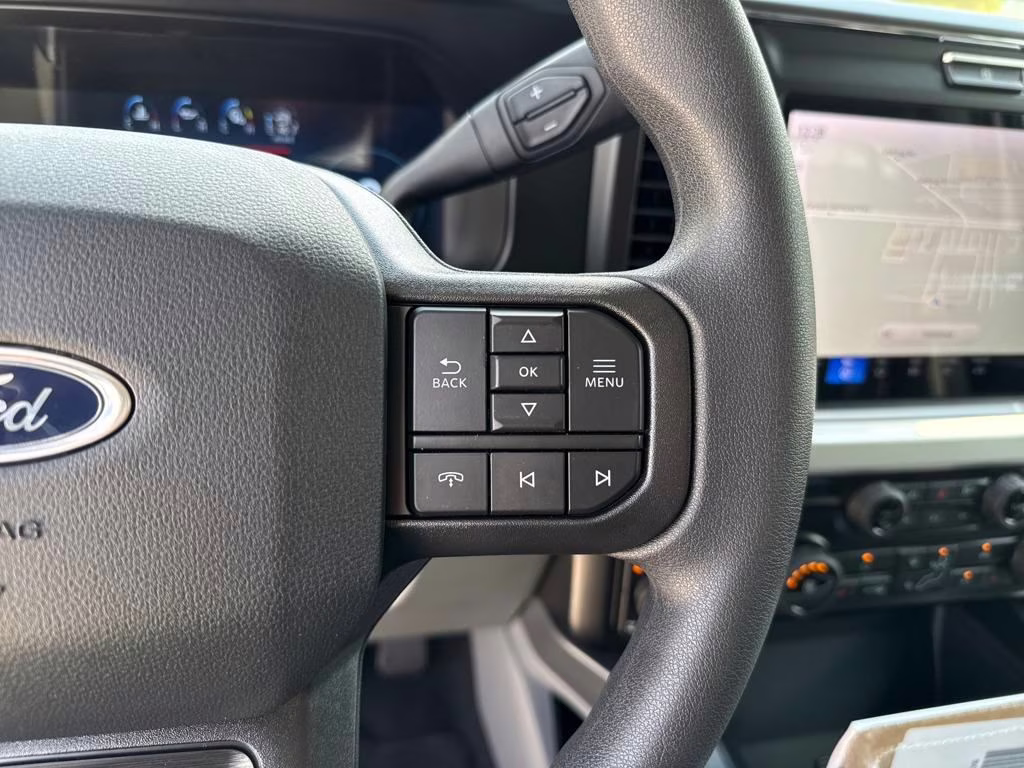 2025 Oxford White Ford Super Duty F-250 SRW XLT BLACKWIDOW 4X4 Truck