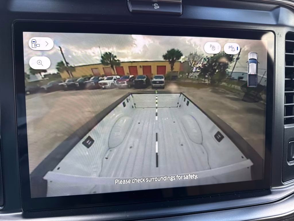 2026 Oxford White Ford Super Duty F-250 SRW Lariat 4X4 Truck