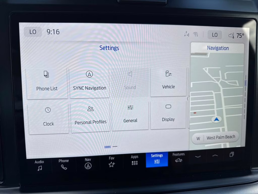 2026 Oxford White Ford Super Duty F-250 SRW Lariat 4X4 Truck