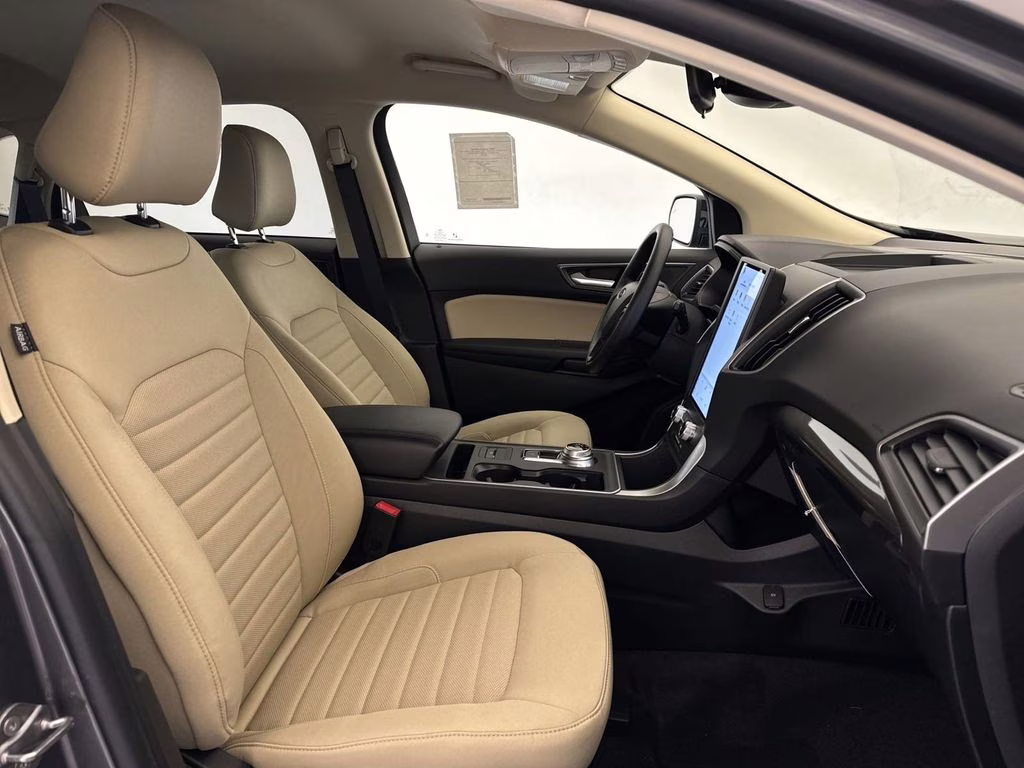 2024 Carbonized Gray Metallic Ford Edge SE AWD SUV