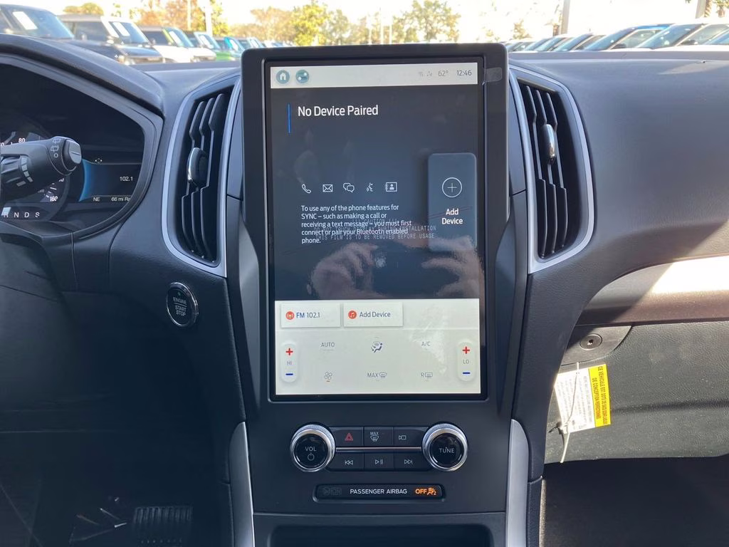 2024 Forged Green Metallic Ford Edge SE AWD SUV