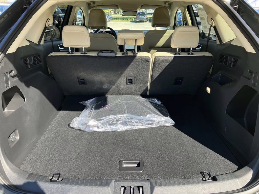 2024 Forged Green Metallic Ford Edge SE AWD SUV