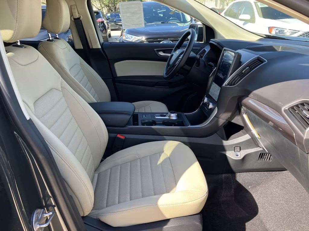 2024 Forged Green Metallic Ford Edge SE AWD SUV