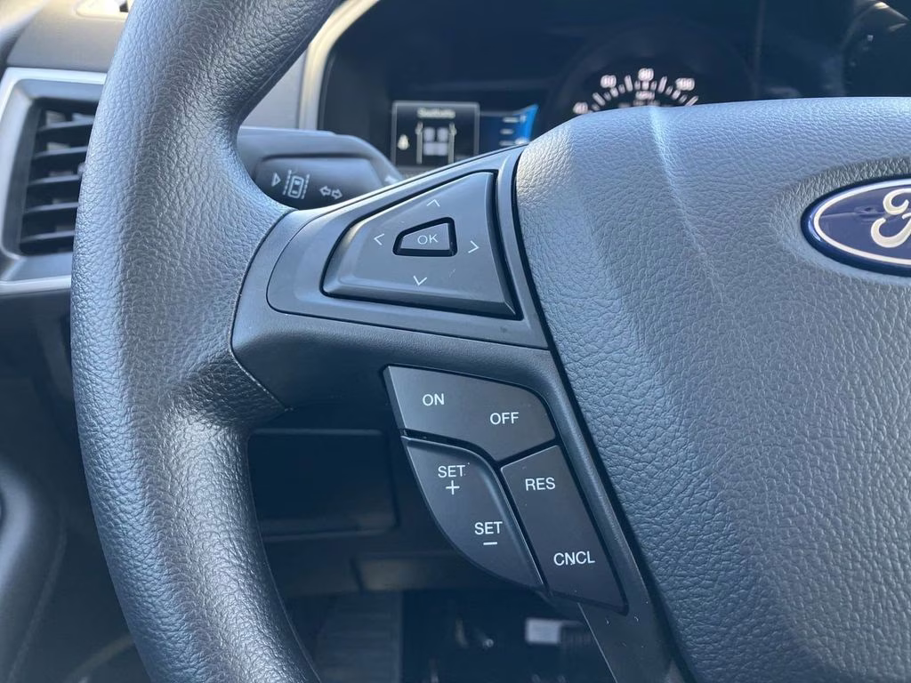 2024 Atlas Blue Metallic Ford Edge SE AWD SUV