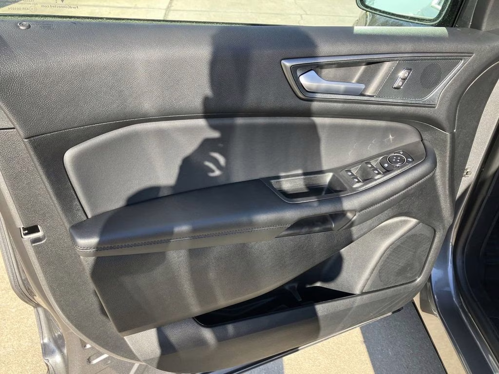 2024 Carbonized Gray Metallic Ford Edge SE AWD SUV