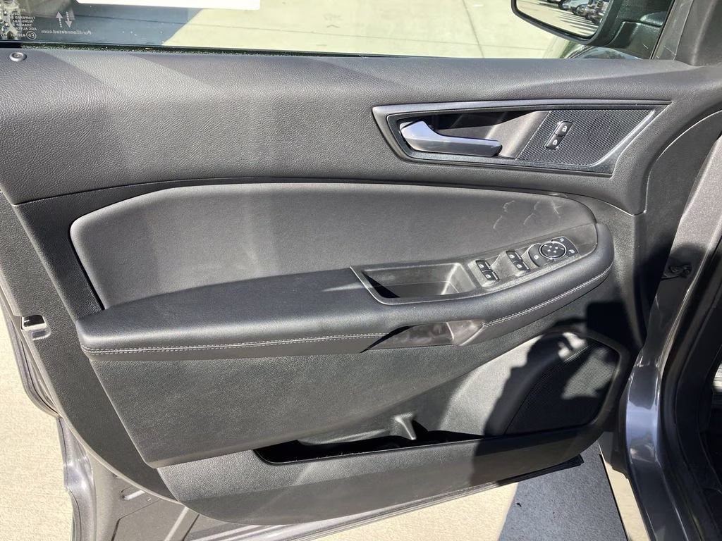 2024 Carbonized Gray Metallic Ford Edge SE AWD SUV