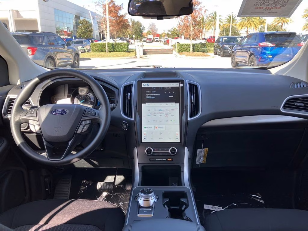 2024 Carbonized Gray Metallic Ford Edge SE AWD SUV