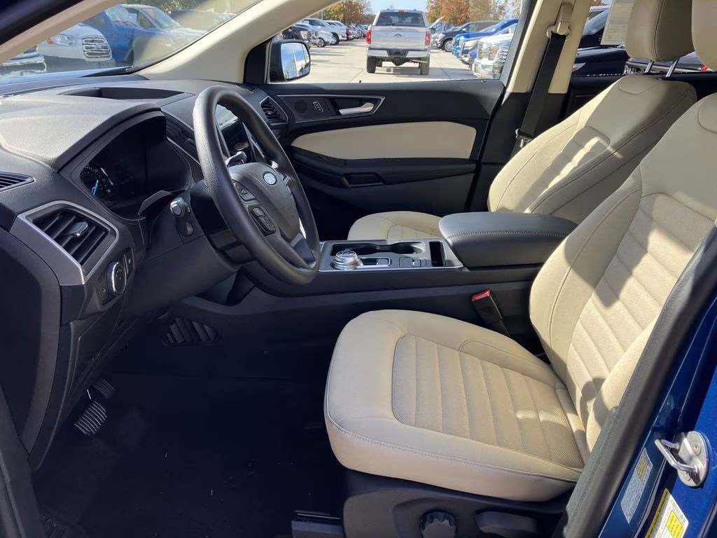 2024 Atlas Blue Metallic Ford Edge SE AWD SUV