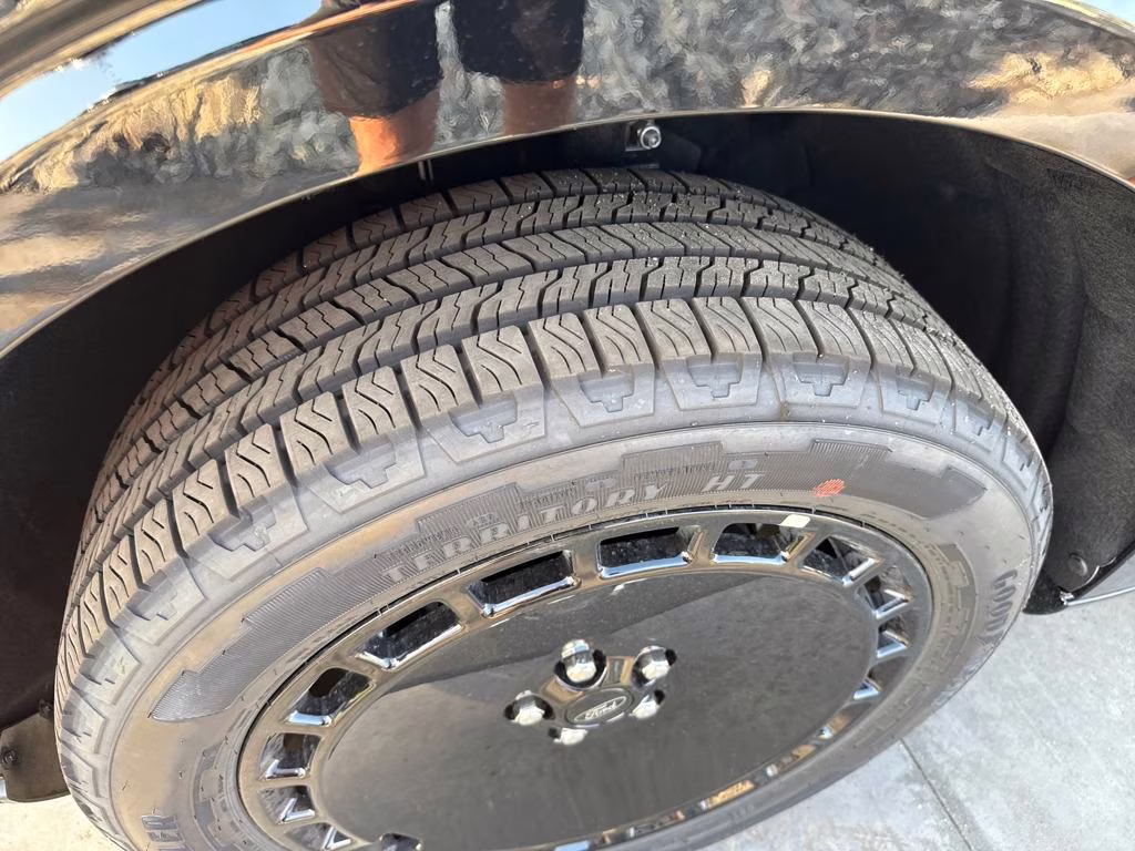 2025 Shadow Black Ford Maverick Lobo High AWD Truck