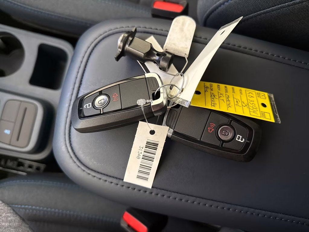 2025 Velocity Blue Ford Maverick XLT FWD Truck