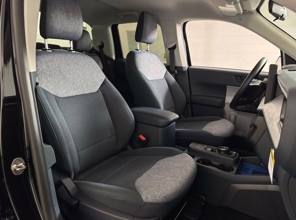 2025 Shadow Black Ford Maverick XLT FWD Truck