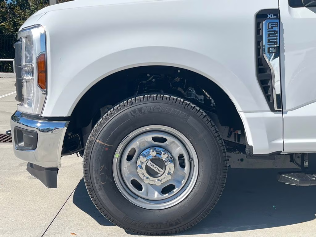 2026 Oxford White Ford Super Duty F-250 SRW XL RWD Truck
