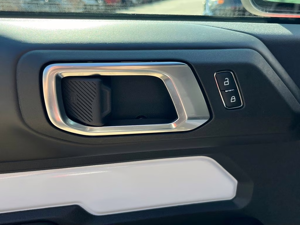 2025 Oxford White Ford Bronco STROPPE EDITION 4X4 SUV