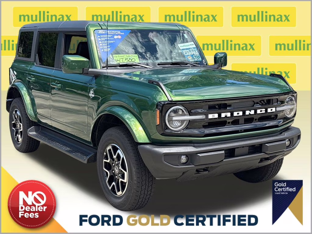 2025 Green Metallic Ford Bronco Outer Banks 4X4 SUV