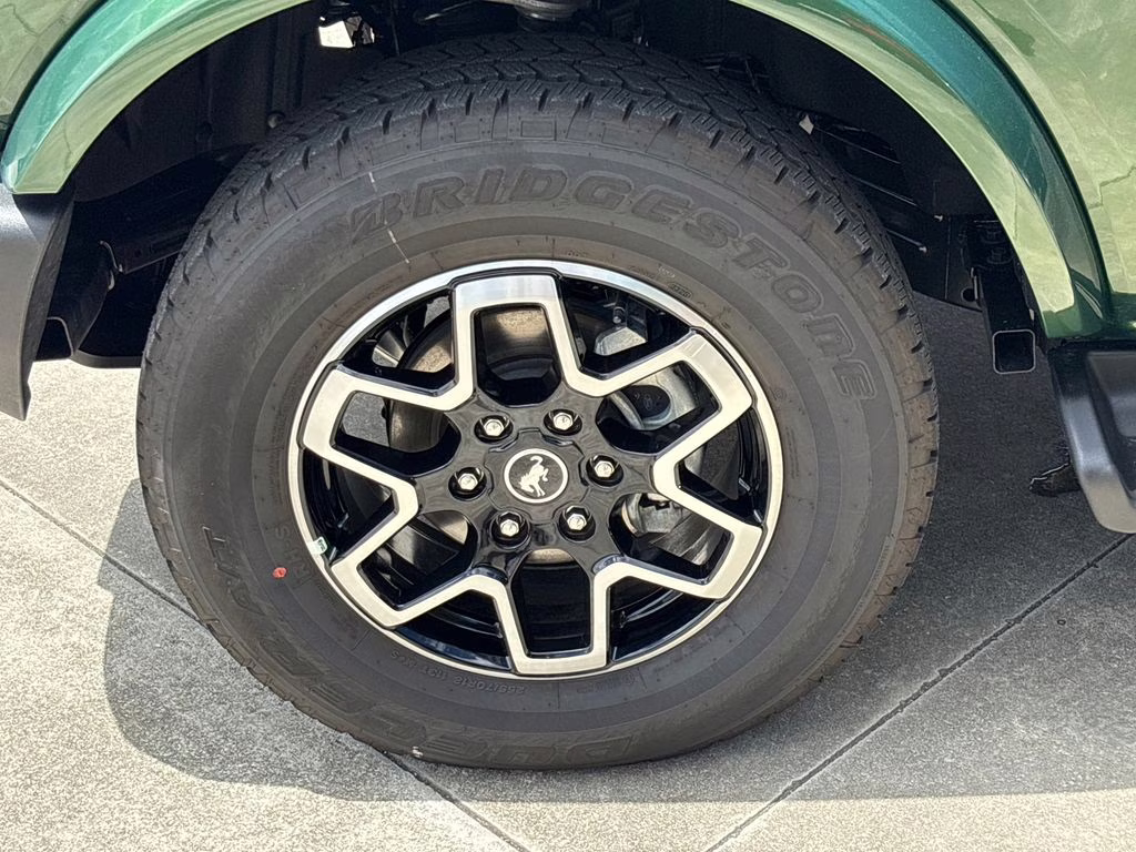 2025 Green Metallic Ford Bronco Outer Banks 4X4 SUV