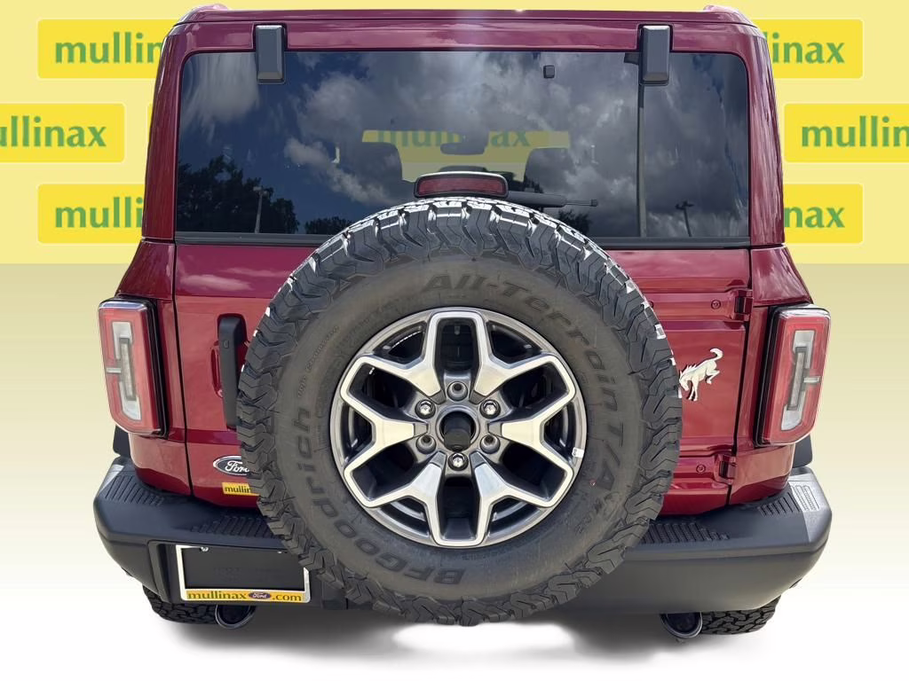 2025 Ruby Red Metallic Tinted Clearcoat Ford Bronco Badlands 4X4 SUV