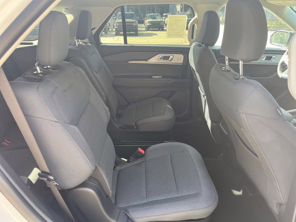 2026 Star White Metallic Tri-Coat Ford Explorer Active RWD SUV