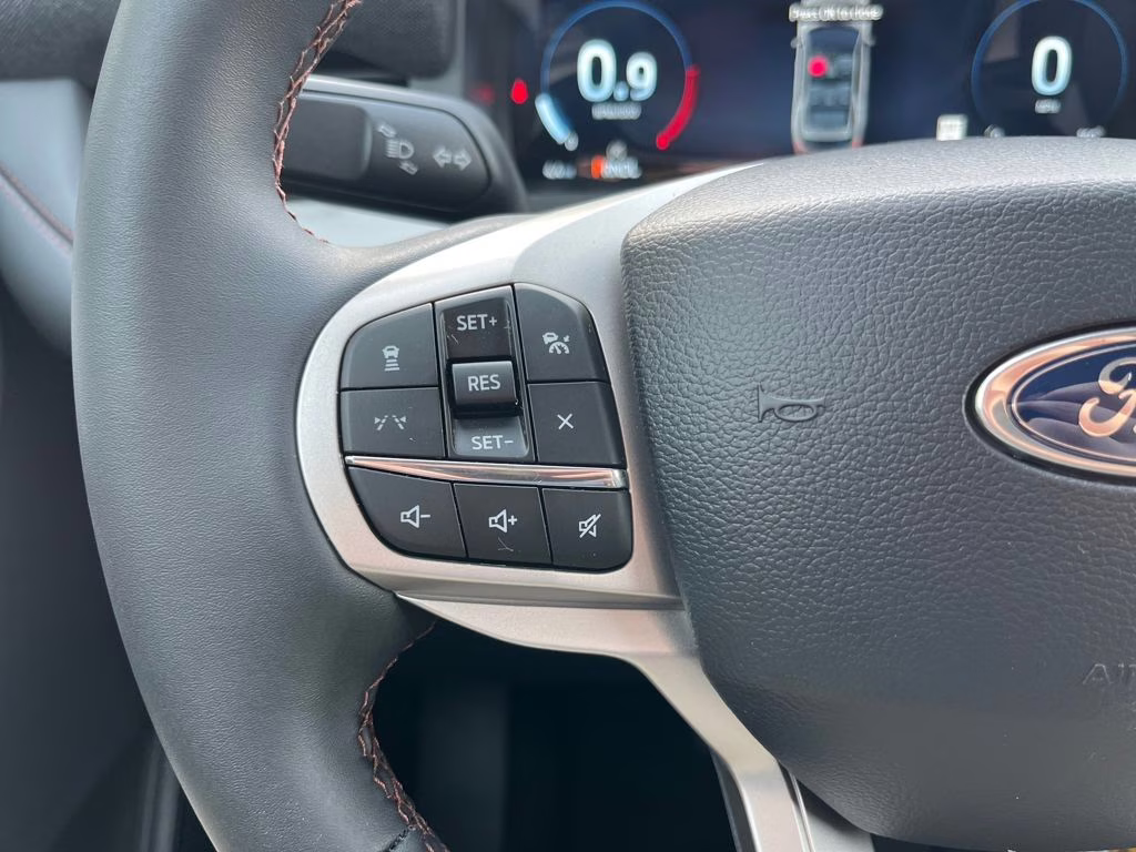 2026 Space White Metallic Ford Explorer Active RWD SUV