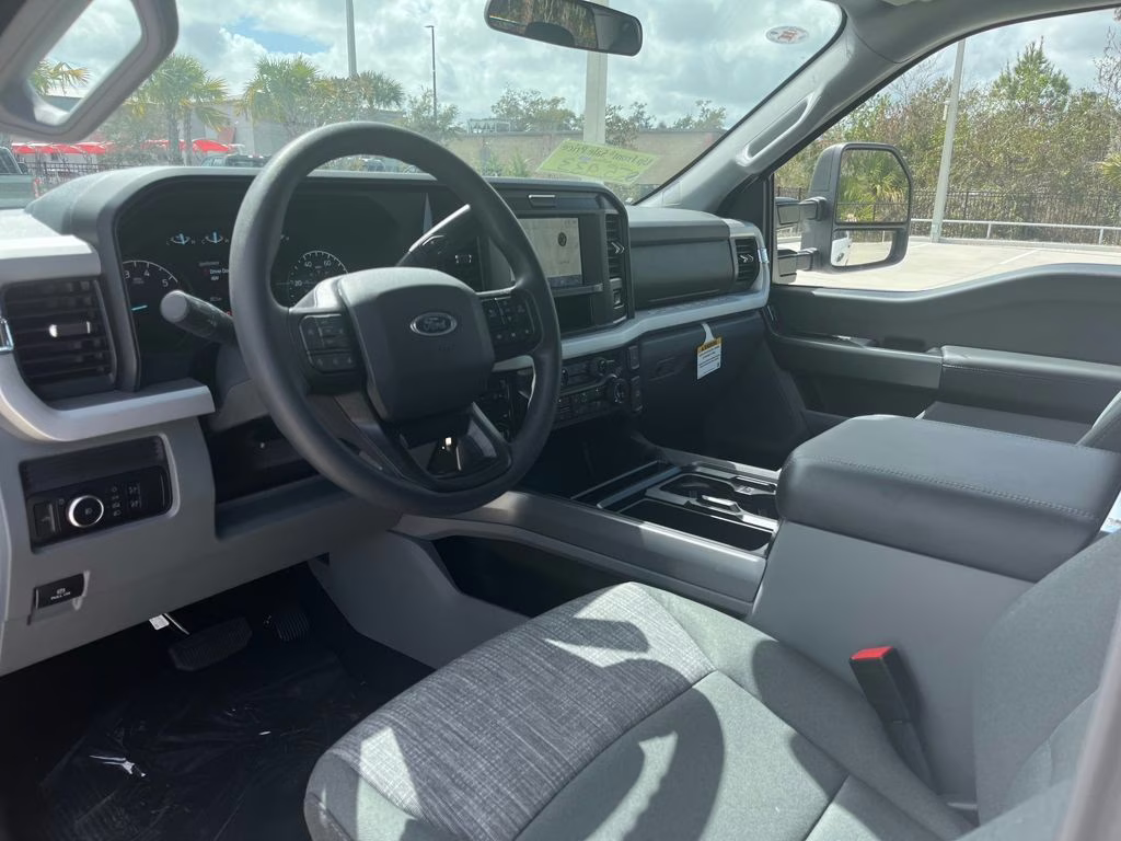 2026 Oxford White Ford Super Duty F-250 SRW XLT 4X4 Truck