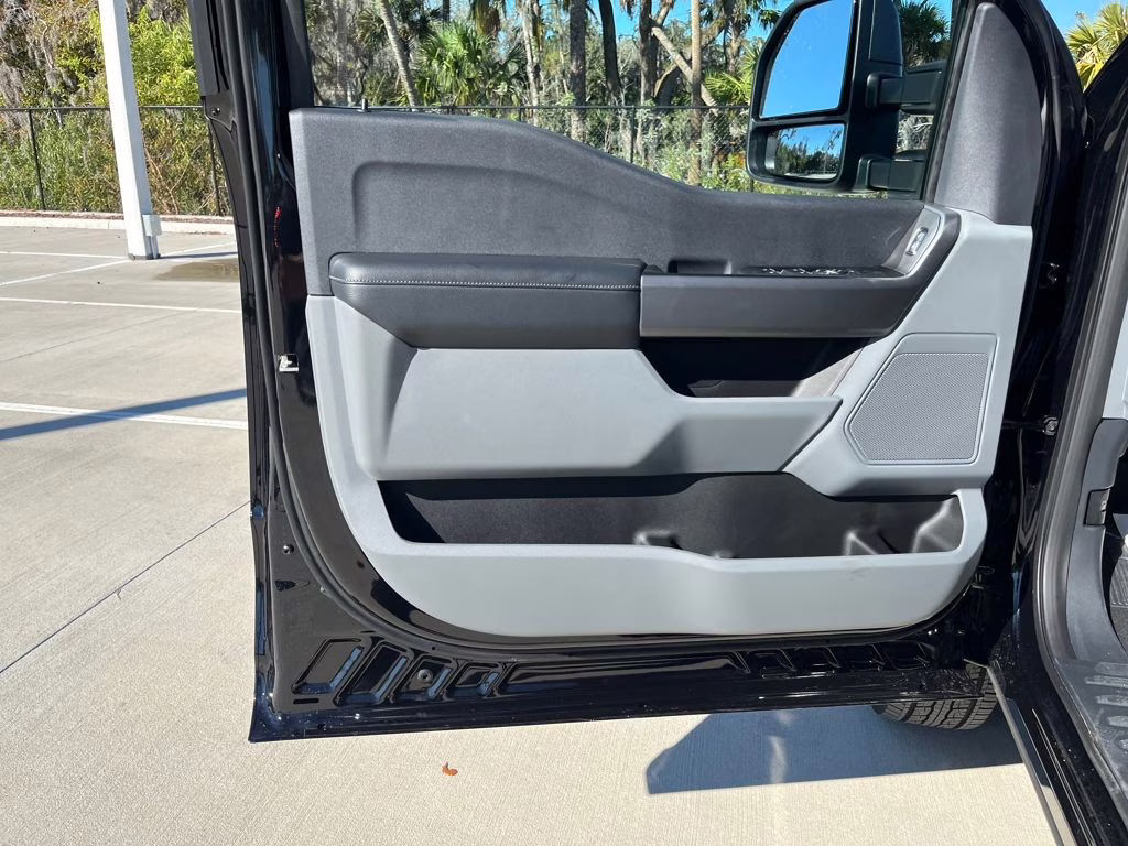 2026 Black Metallic Ford Super Duty F-250 SRW XLT 4X4 Truck