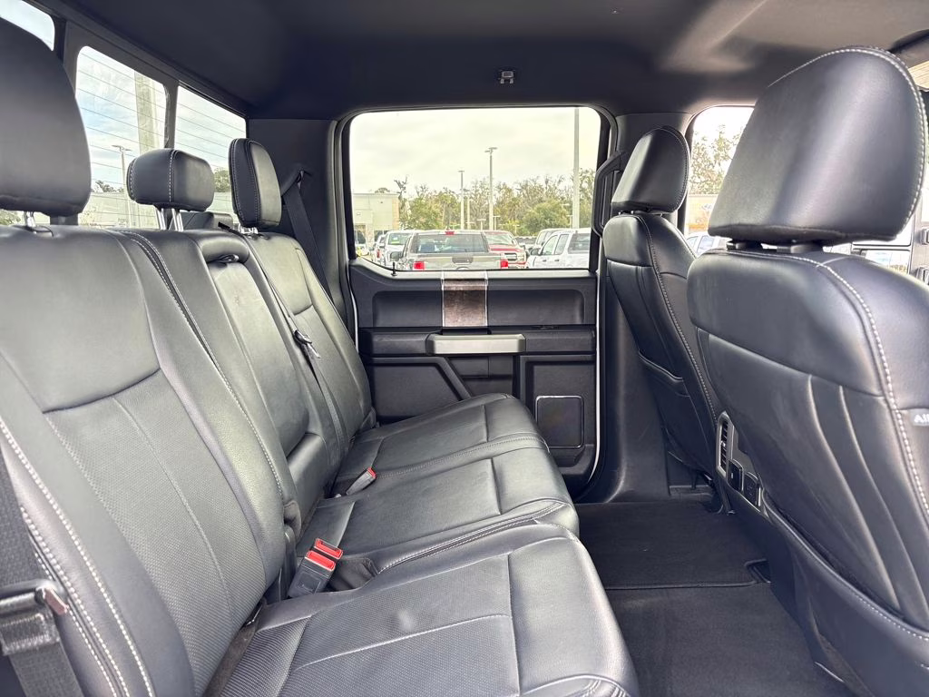 2022 White Metallic Ford Super Duty F-250 SRW Lariat 4X4 Truck