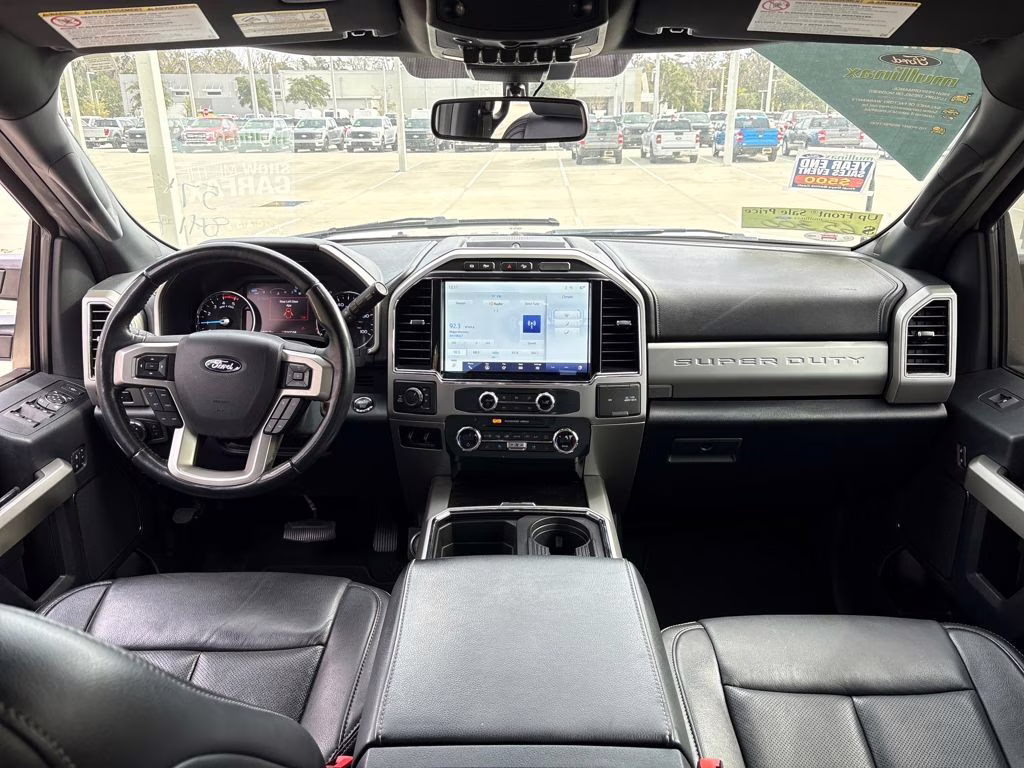 2022 White Metallic Ford Super Duty F-250 SRW Lariat 4X4 Truck