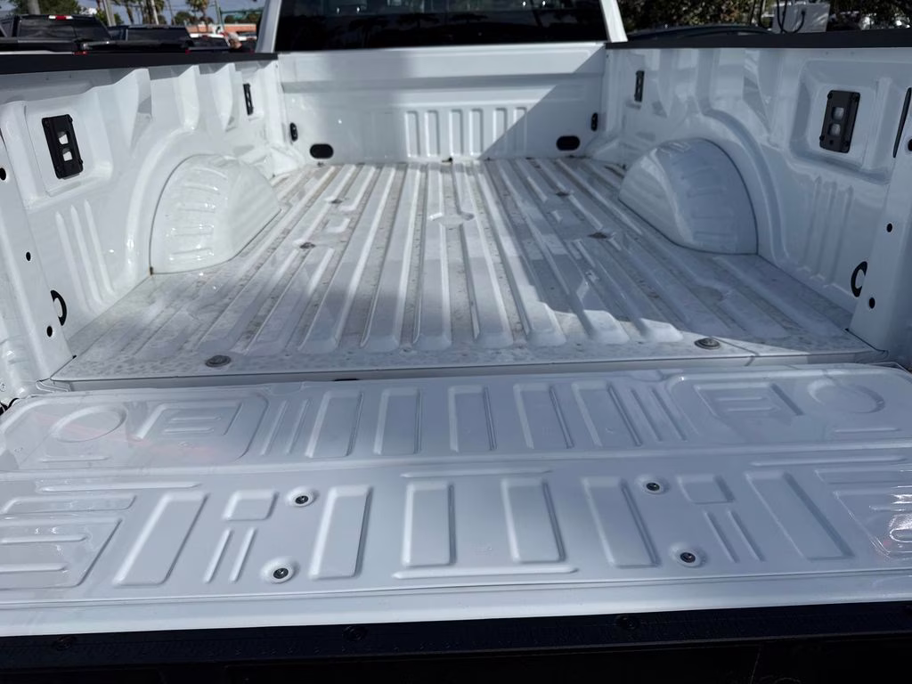 2026 Oxford White Ford Super Duty F-250 SRW XL 4X4 Truck