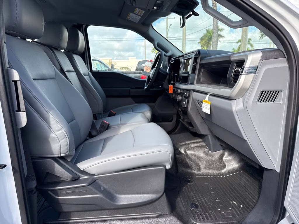 2026 Oxford White Ford Super Duty F-250 SRW XL 4X4 Truck