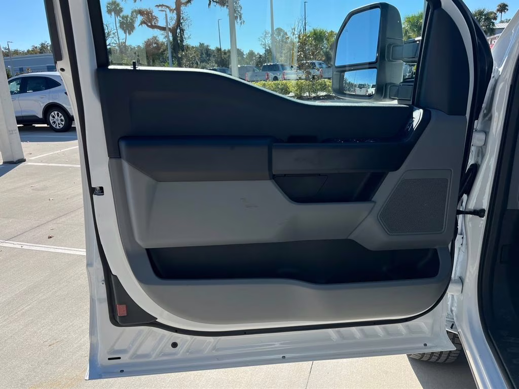 2026 Oxford White Ford Super Duty F-250 SRW XL 4X4 Truck