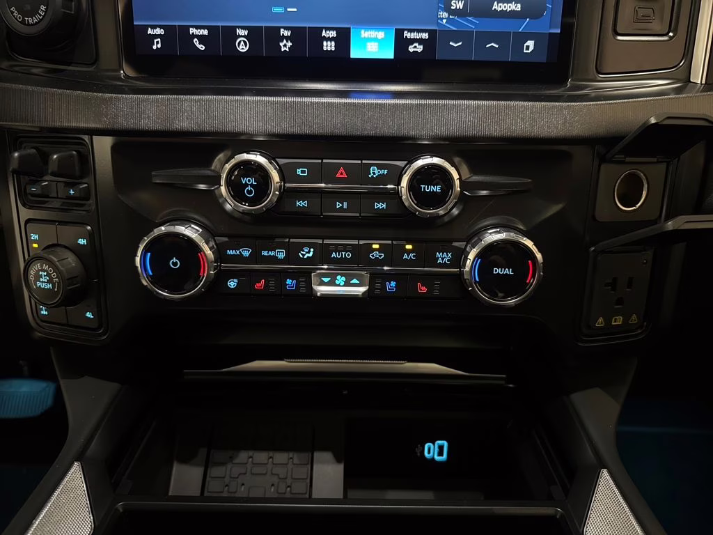 2026 Blue Metallic Ford Super Duty F-250 SRW Platinum 4X4 Truck