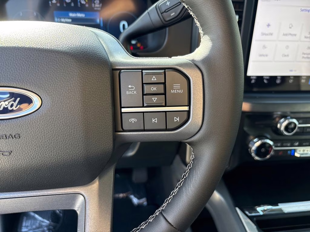 2025 Black Metallic Ford Super Duty F-250 SRW Lariat 4X4 Truck