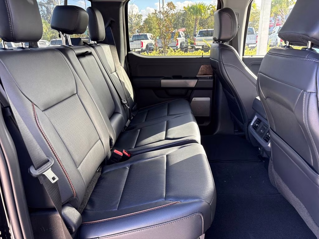 2025 Black Metallic Ford Super Duty F-250 SRW Lariat 4X4 Truck