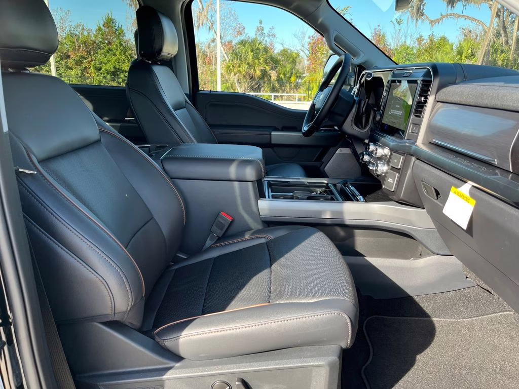 2026 Agate Black Metallic Ford Super Duty F-250 SRW Lariat 4X4 Truck