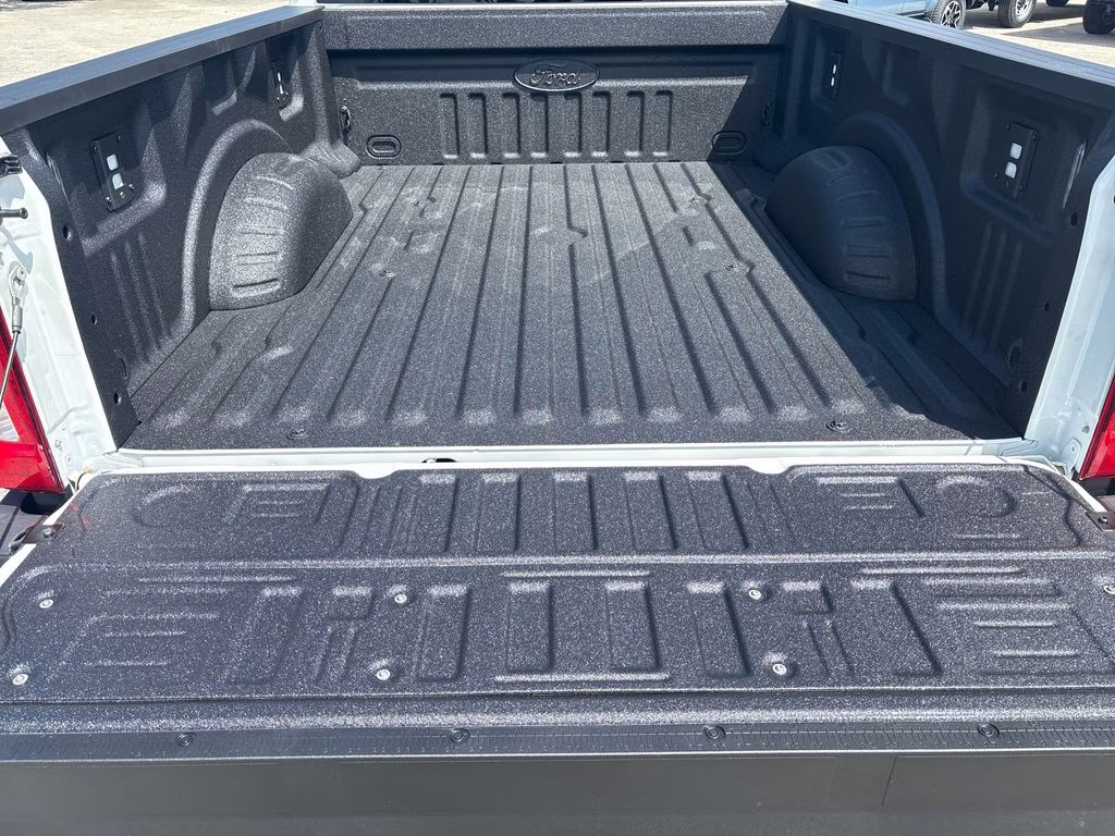 2026 White Metallic Ford Super Duty F-250 SRW Lariat 4X4 Truck