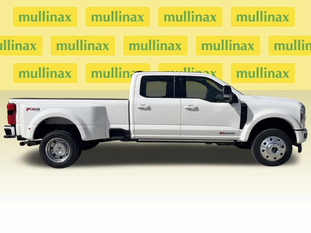 2026 Star White Metallic Tri-Coat Ford Super Duty F-450 DRW Platinum 4X4 Truck